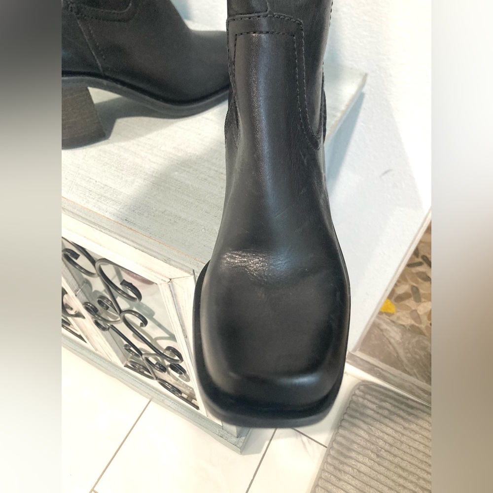 NWOB Lucky Brand Leather Black Tall Boot Square Toe Stacked Heel Size 5 1/2 - Picture 7 of 15